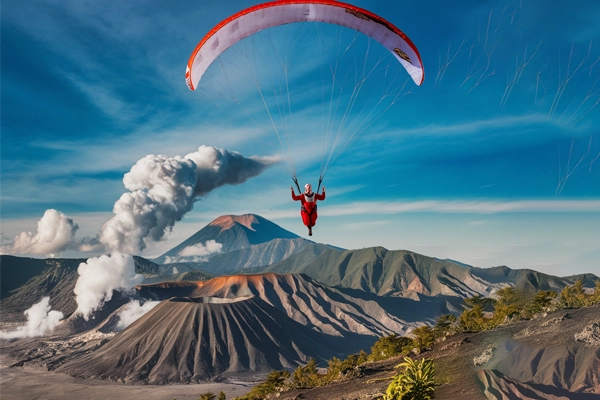 Aventuras Radicais: Parapente em Montanhas Vulcânicas Ativas